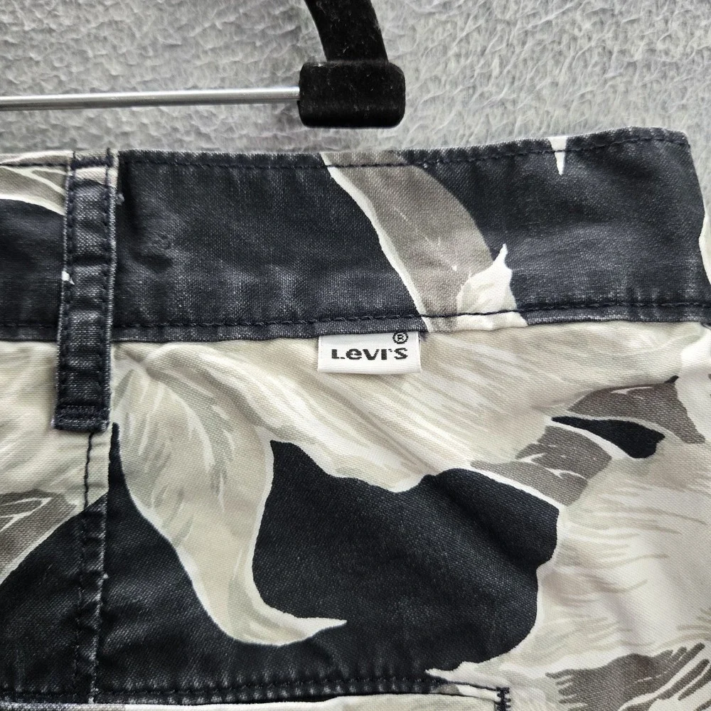 Levi's Men Shorts 42 Black Floral Chino Pockets High‎ Rise Cotton 10